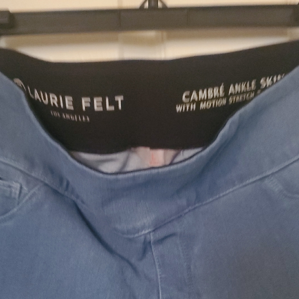 Women's Laurie Felt Blue Jeans - Picture 2 of 2